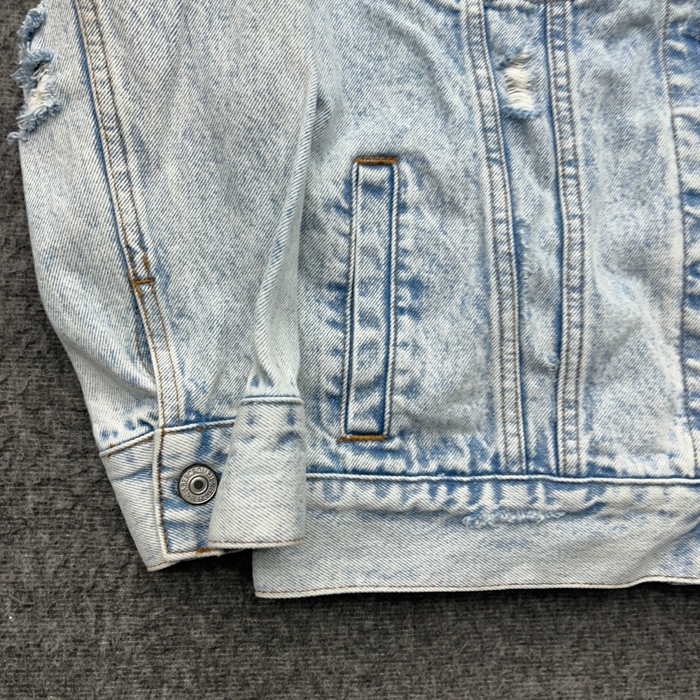 Abercrombie & Fitch Denim Jacket Womens Sz L Trucker Distressed Jean‎ Jacket - Picture 2 of 11